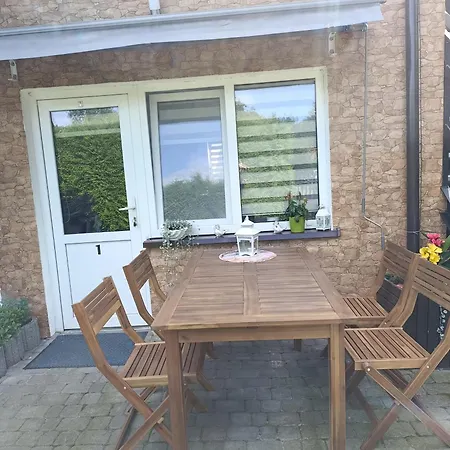 Piaskowa Przystan ゲストハウス ミコシェボ